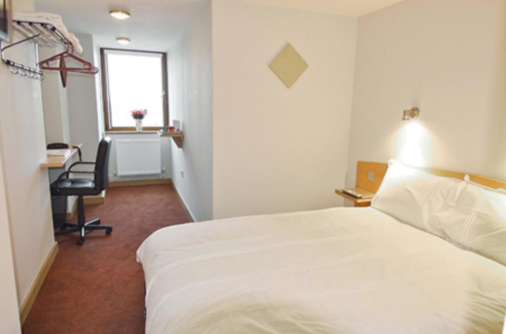 Rosemount Hotel Heathrow Hounslow Pokój zdjęcie